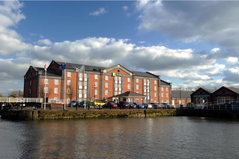 Holiday Inn Ellesmere Port/Cheshire Oaks By Ihg Exterior foto